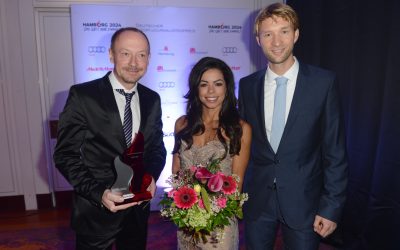 Preistrger Sven Beckedahl / Chefredakteur Sport Bild, Fernanda Brandao, Simon Rolfes 
Deutscher Sportjournalistenpreis im Hotel Grand Elysee in Hamburg am 05.10.2015
Foto: BrauerPhotos © Oliver Walterscheid